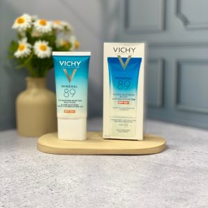 کرم مرطوب کننده 72 ساعته و ضدآفتاب ویشی VICHY مینرال 89 spf50 Vichy Minéral 89 Daily Moisturising Fluid 72H Spf50+, 50 ml